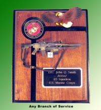 Marine Corps plaque with gun and eagle