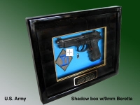 U.S.Army 9 mm Beretta shadow box presentation