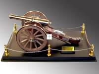 Large Civil War cannon on base